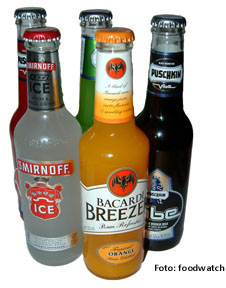 Alcopops - Süße Alkoholmischgetränke:  Alcopops als Einstiegsdroge für Alkoholsucht