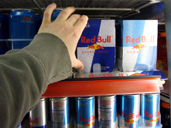 Energy-Drinks ungesund - Taurin Wirkung: Wie schädlich sind Energy Drinks - Red Bull Taurin Zusatzstoffe - Red Bull ungesund - Red Bull schädlich - Überdosis Energy Drink - Red Bull Gesundheit